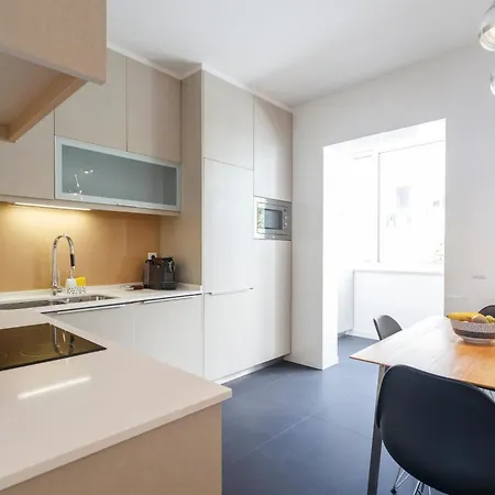 Cortes In Historic Neighborhood リスボン