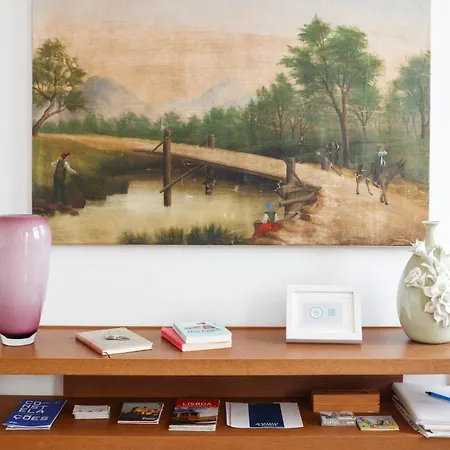 Cortes In Historic Neighborhood * 리스본