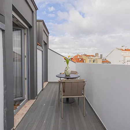 Daire Cortes In Historic Neighborhood