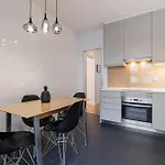 Cortes In Historic Neighborhood Apartman