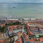 Apartman Cortes In Historic Neighborhood Lisboa