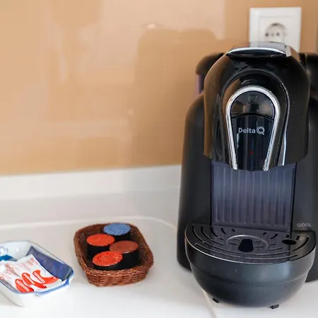 Cortes In Historic Neighborhood Appartement