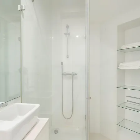 Apartamento Cortes In Historic Neighborhood