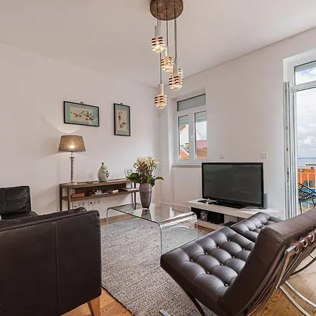 Cortes In Historic Neighborhood Apartman Lisboa