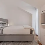 Cortes In Historic Neighborhood Apartament